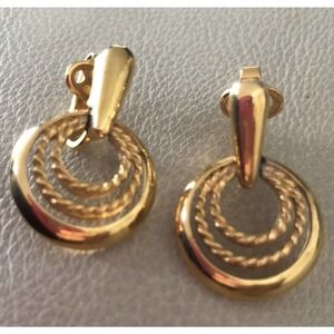 Crown Trifari Clip On Gold Tone Earrings Dangle 3 Circles